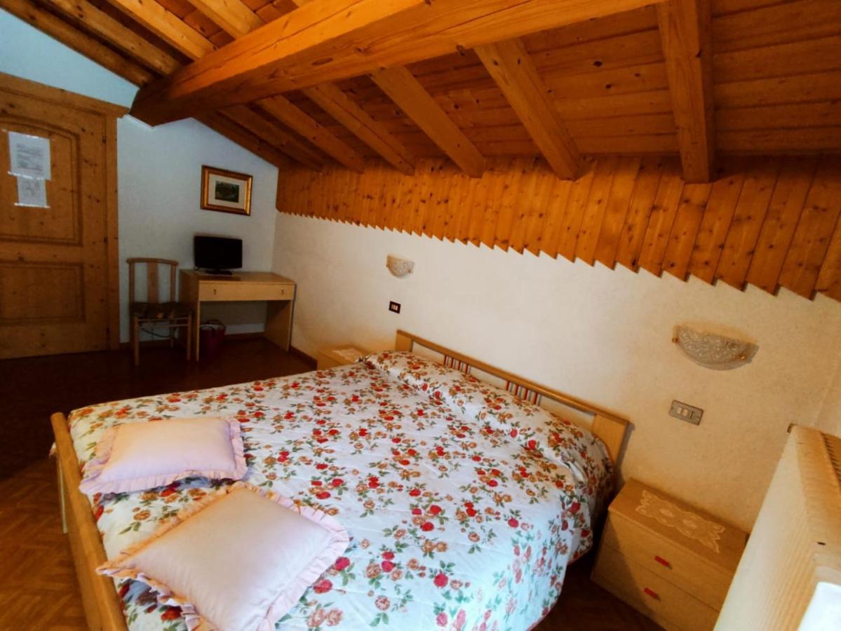 Affittacamere Pizzeria Marmolada Rocca Pietore Eksteriør billede